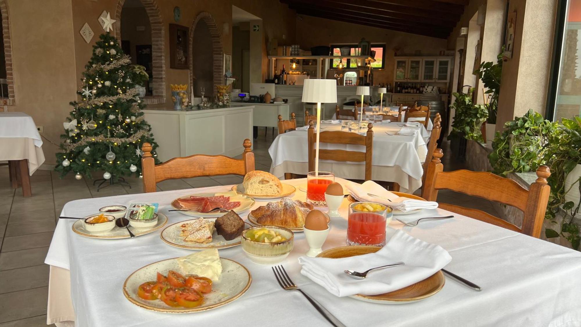 Borgo Di Santa Barbara Hotel Санта Доменика Екстериор снимка